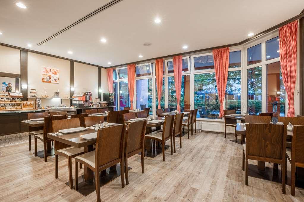 1, 2, Sleep Boardinghouse Unterschleissheim Zentrum Restaurante foto
