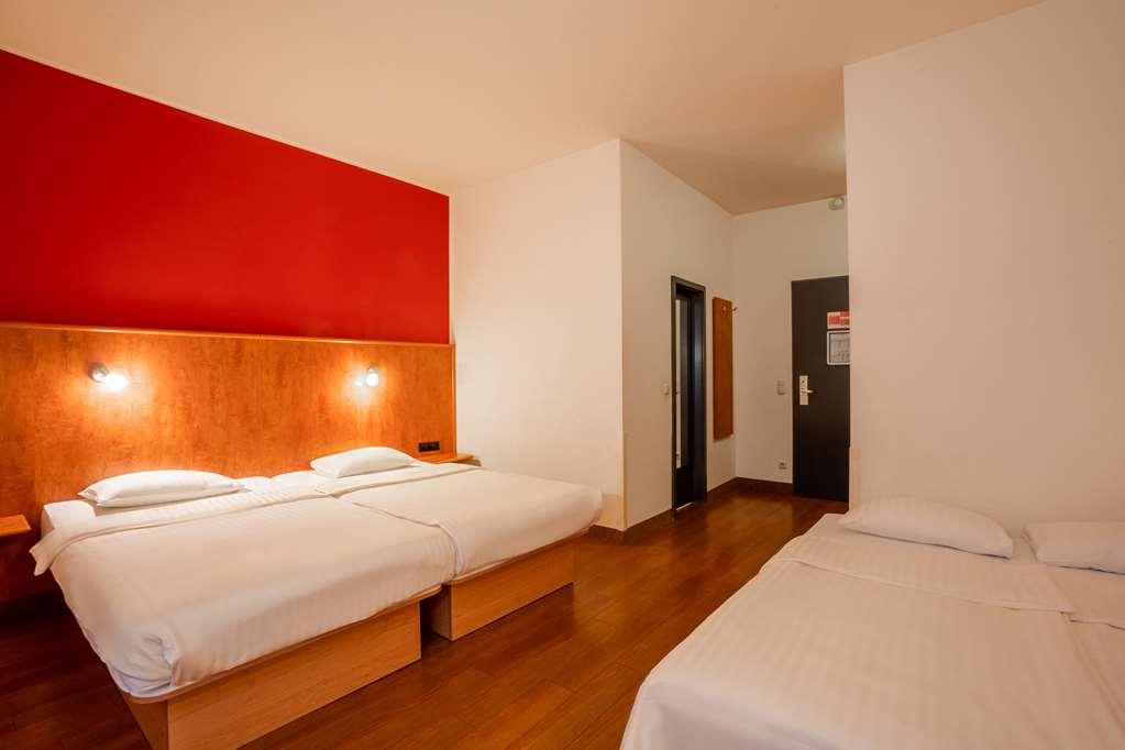 1, 2, Sleep Boardinghouse Unterschleissheim Zentrum Habitación foto