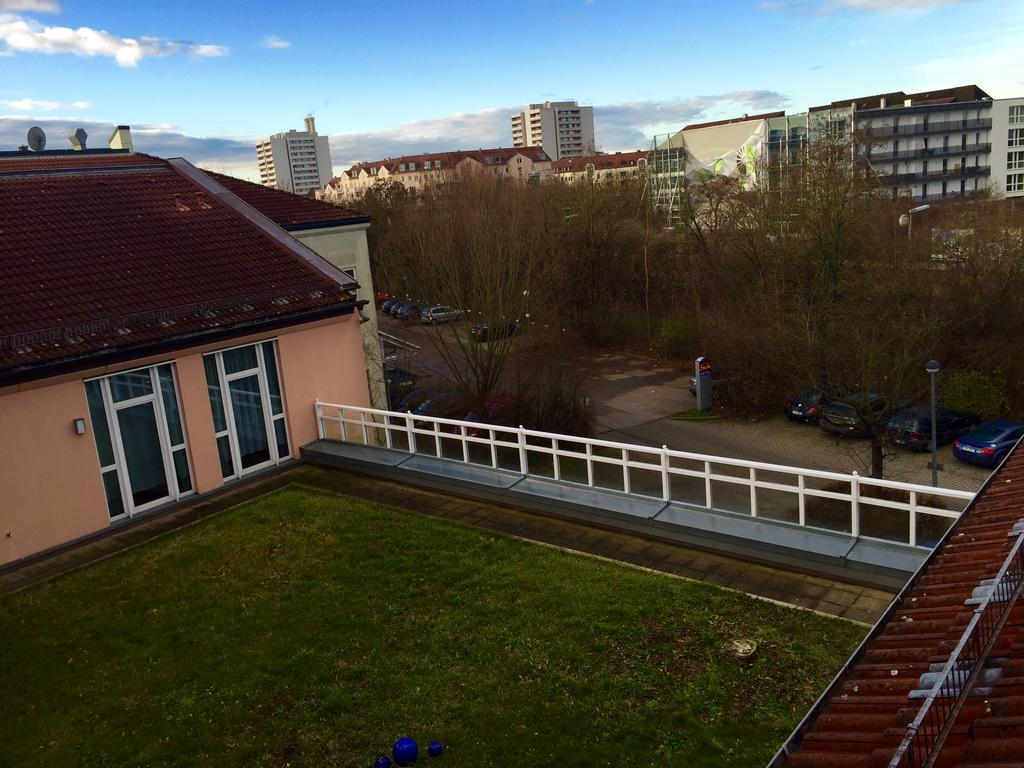 1, 2, Sleep Boardinghouse Unterschleissheim Zentrum Exterior foto