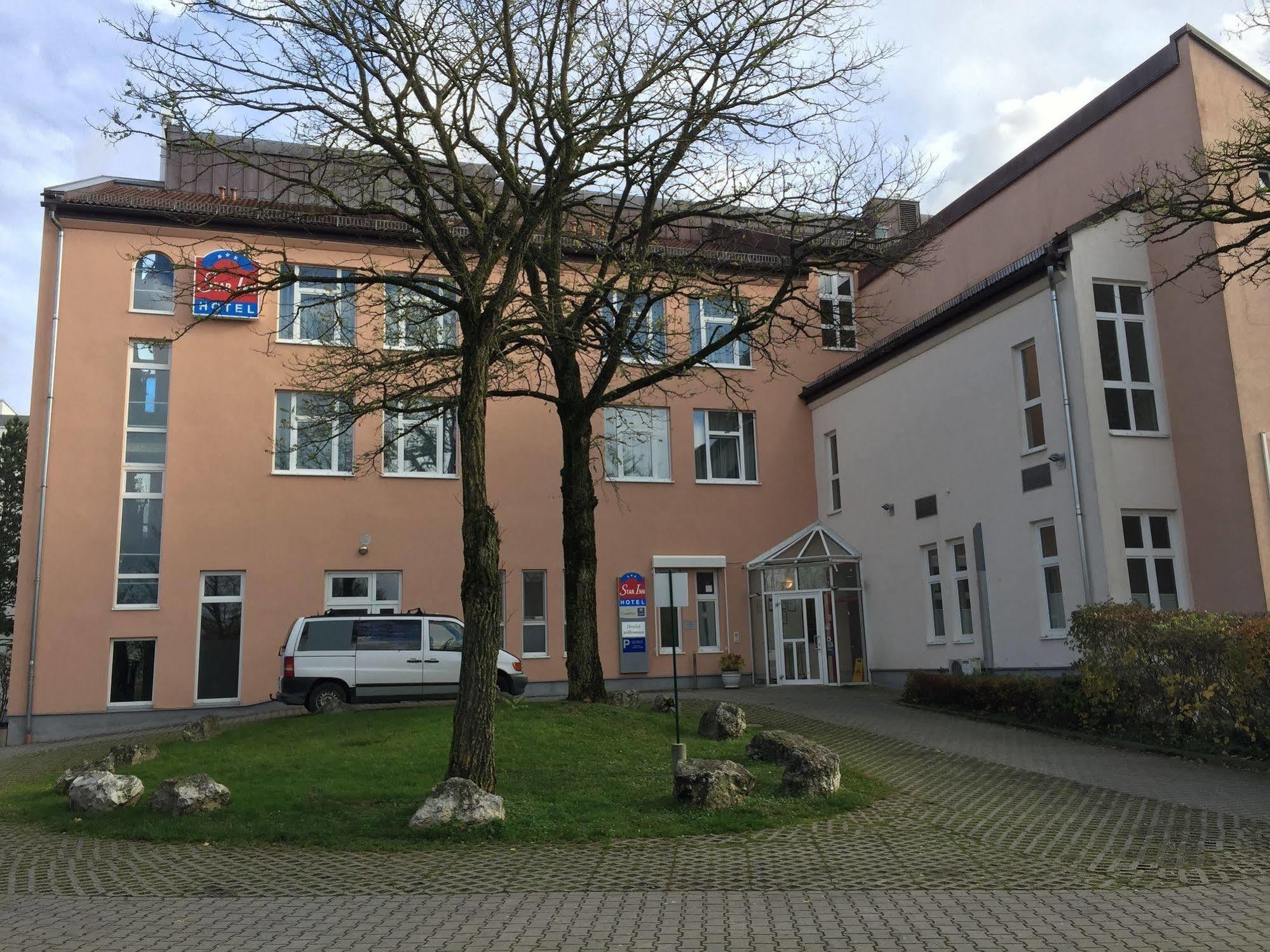 1, 2, Sleep Boardinghouse Unterschleissheim Zentrum Exterior foto